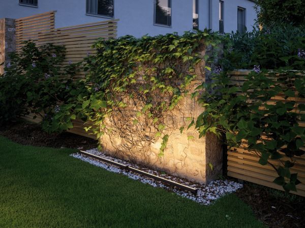 Listwa oświetleniowa Plug&Shine dookoła tarasu