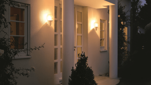 Zewnętrzny kinkiet L 400 C z czujnikiem ruchu