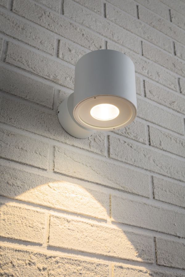 bialy kinkiet elewacyjny okragly