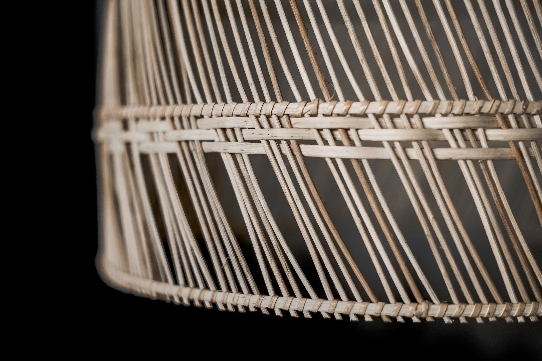 Lampa Rollo S z rattanowym kloszem