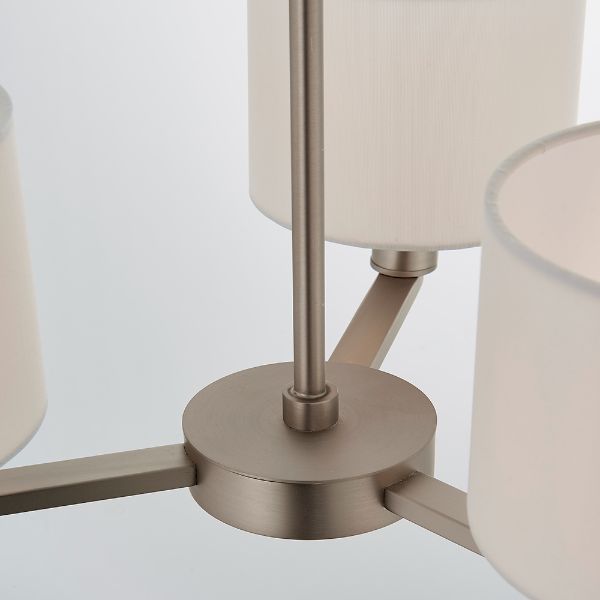 Żyrandol Daley nad stół w jadalni