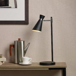 Czarne lampy stołowe