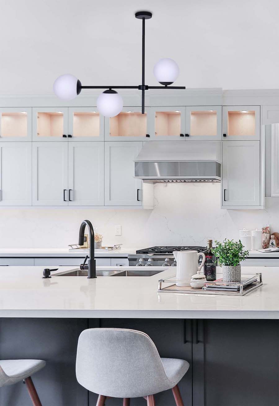 Żyrandol sufitowy do salou Vuelta - Kaja - na czarnym stelażu