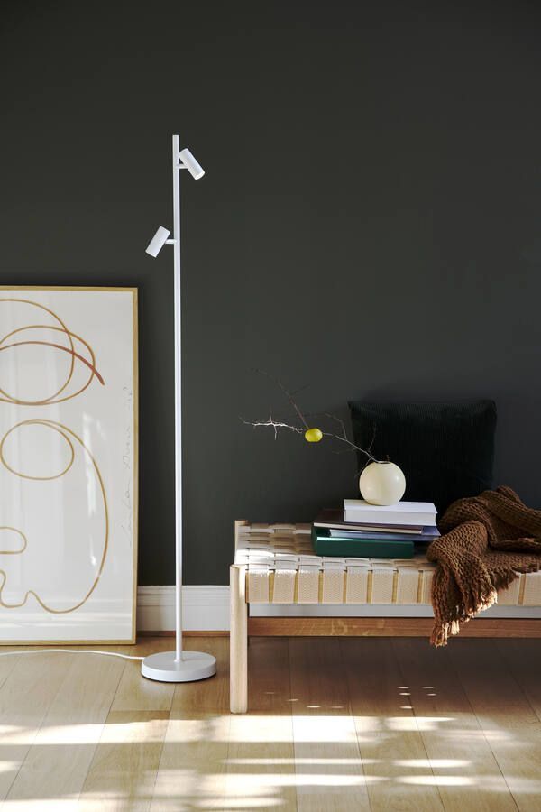Minimalistyczna lampa podłogowa Omari - biała, ze ściemniaczem