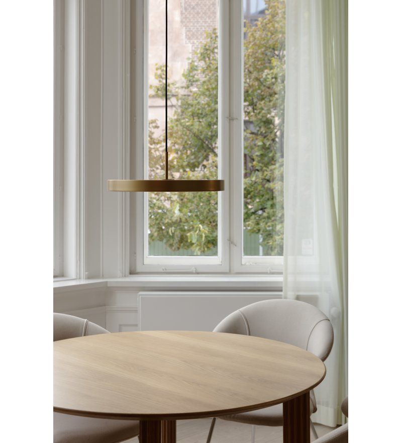 Złota lampa wisząca Asteria z wbudowanym oświetleniem LED