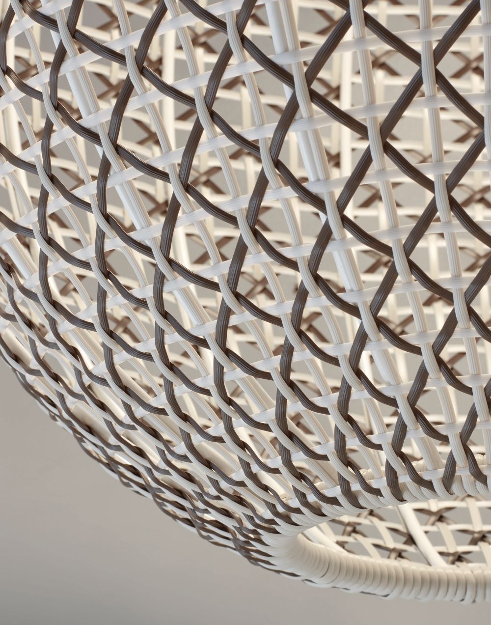 Beżowa lampa wisząca Nans Sphere S/60 Outdoor