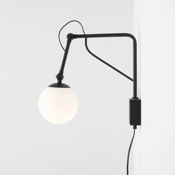 Czarny kinkiet Soho Glass z mlecznym kloszem