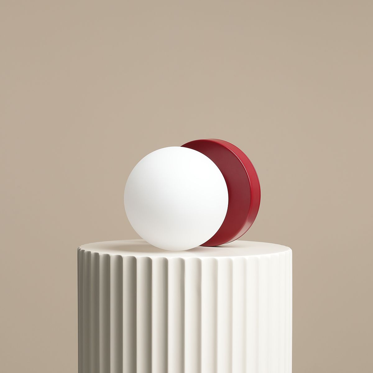 Lampa stołowa Ball Red Wine z kolekcji Artera Colours