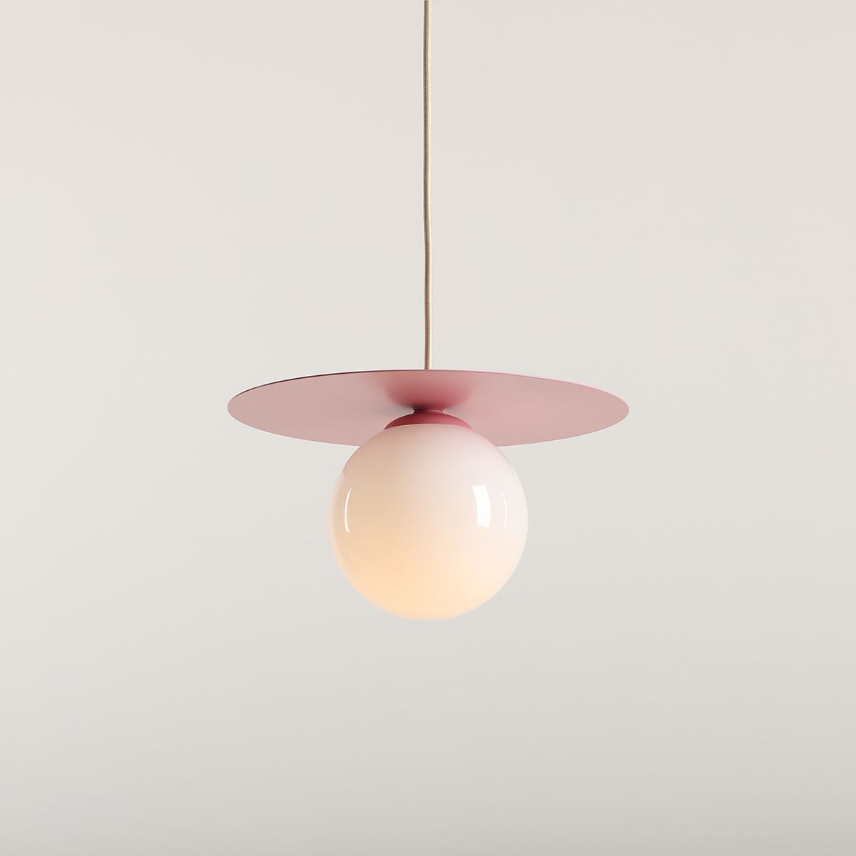 Wisząca lampa Loop w kolorze pudrowego różu