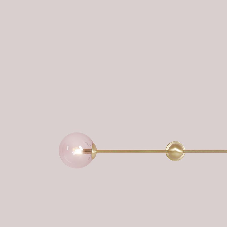 Lampa Pink Pearl L 2 – mosiądz z kulistymi kloszami w odcieniu różu