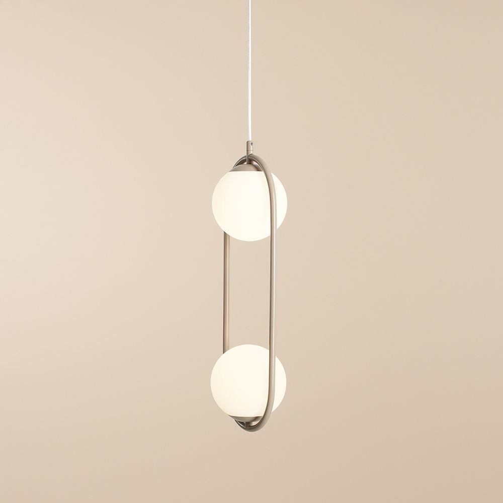 Beżowa wisząca lampa Riva 2 z szklanymi kloszami