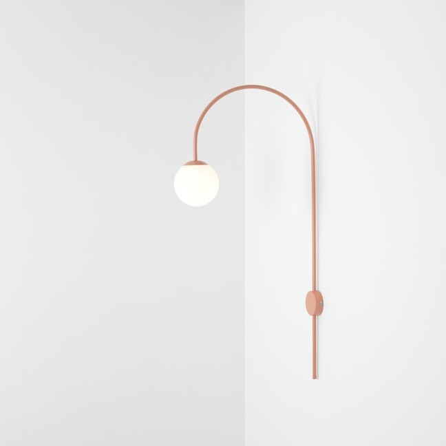 Nowoczesna lampa ścienna Una w kolorze koralowym