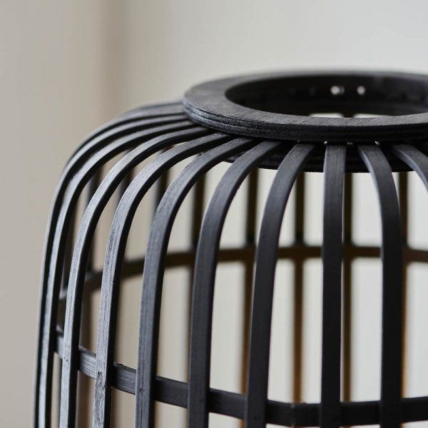 Bambusowa lampa stojąca Mathias z ciemnym kloszem