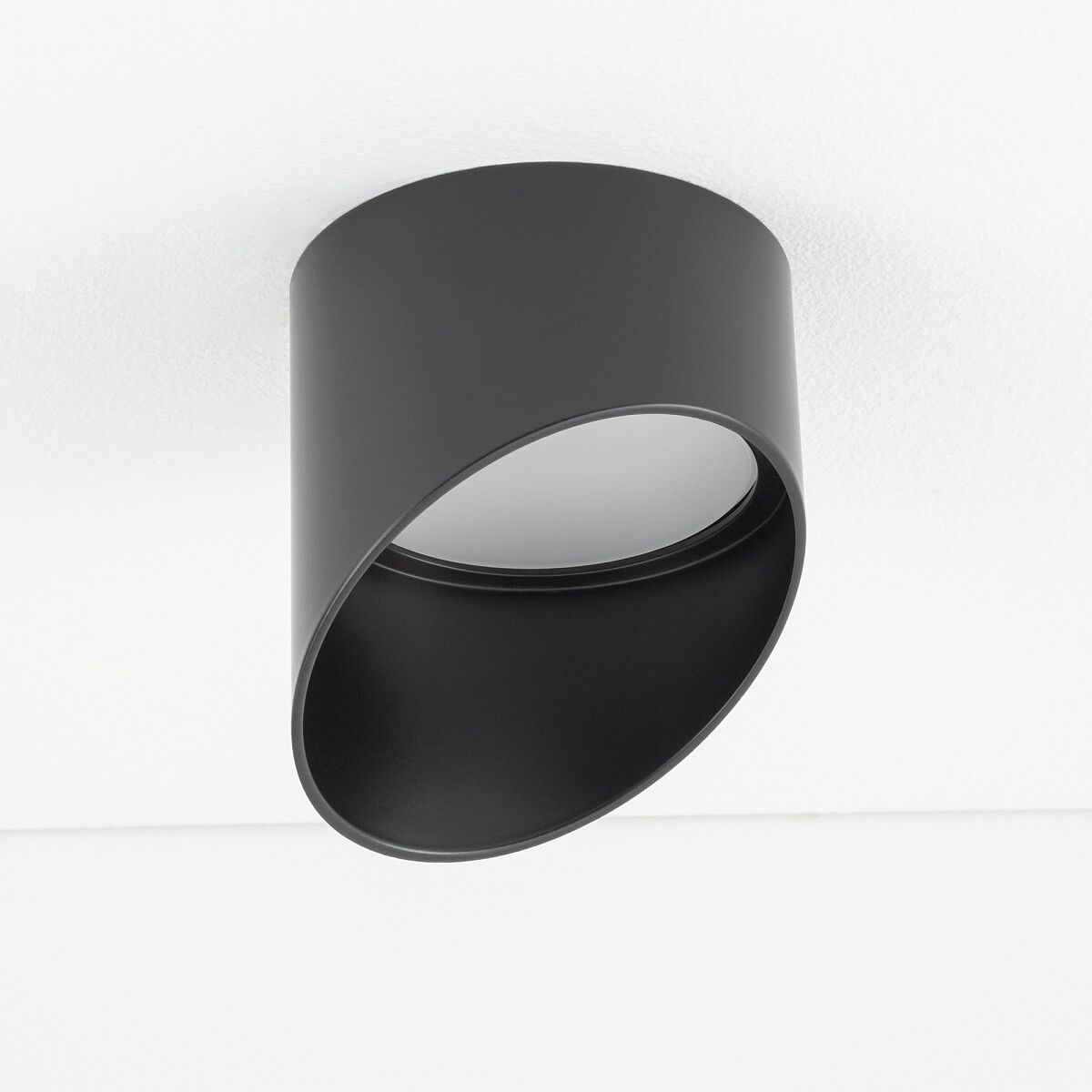 Czarna podtynkowa lampa Hvar – idealna do przedpokoju