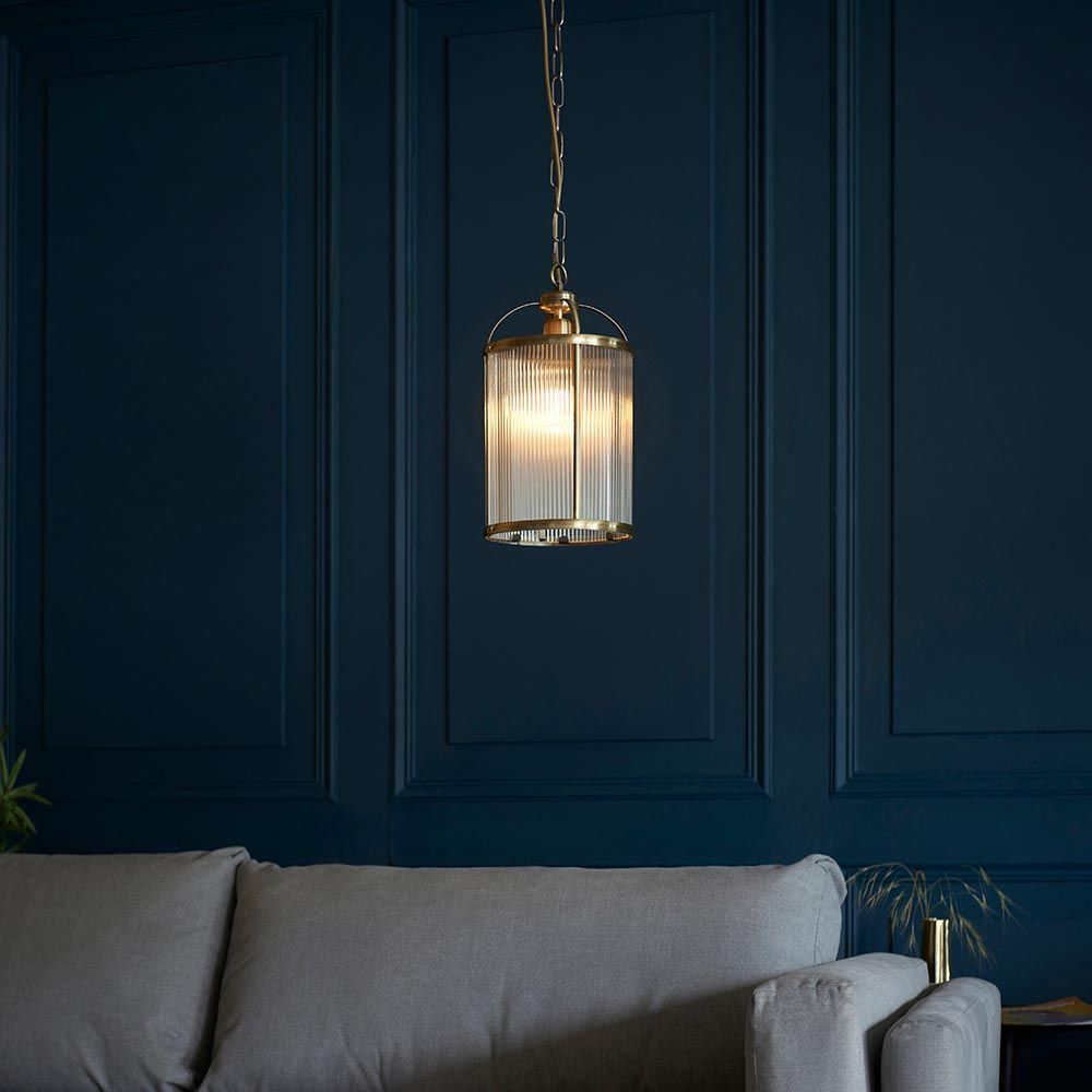 Lampa wisząca Lambeth w klasycznym stylu z żebrowanym szkłem