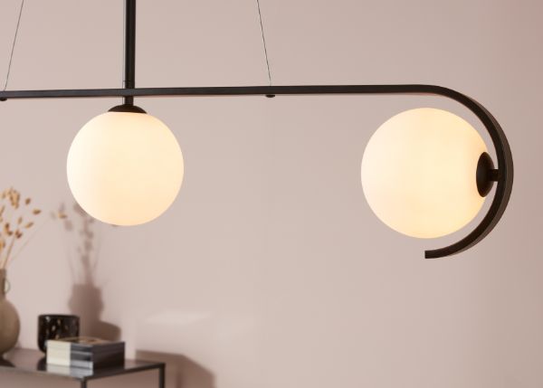 Wisząca lampa Pals w kolorze czarnym z szklanymi kulami