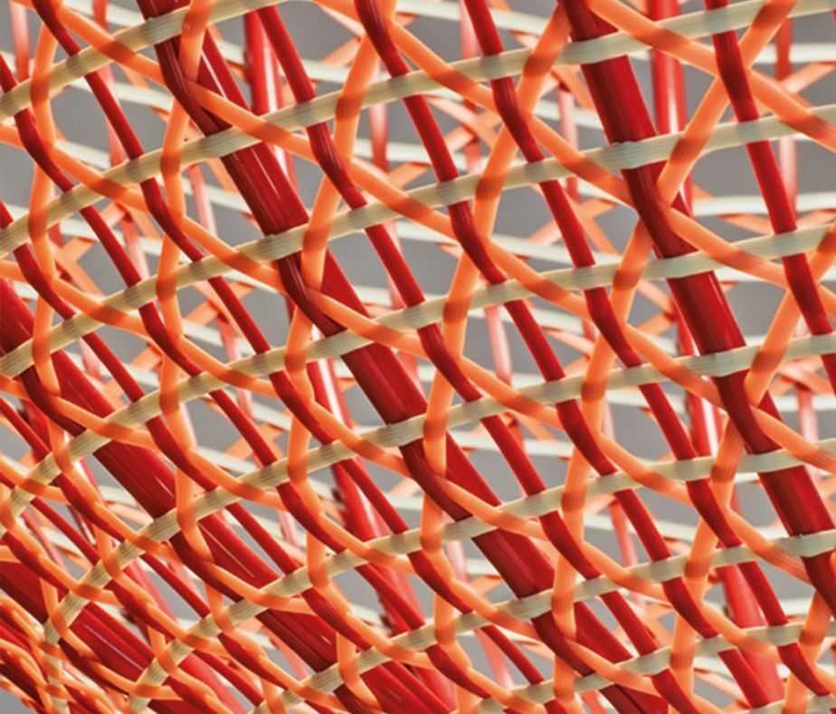 Wisząca lampa LED Nans S/31.2 w czerwonym kolorze, przeznaczona do użytku na zewnątrz