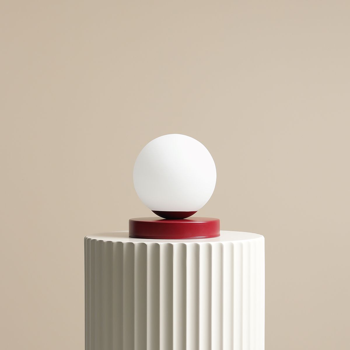 Lampa stołowa Ball Red Wine z kolekcji Artera Colours