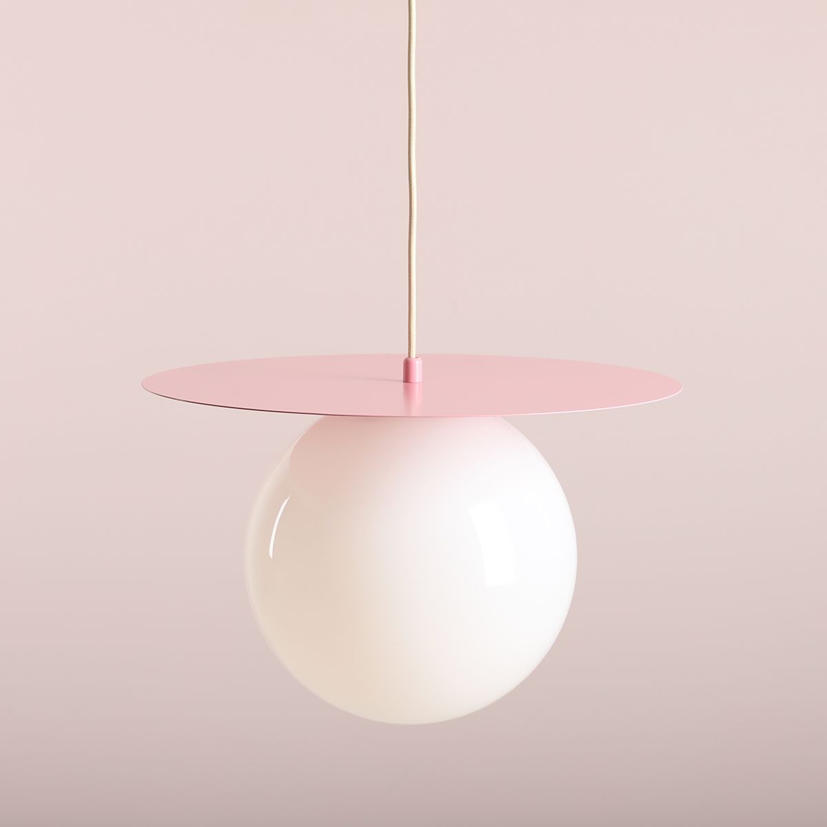 Duża, wisząca lampa Loop w kolorze pudrowego różu