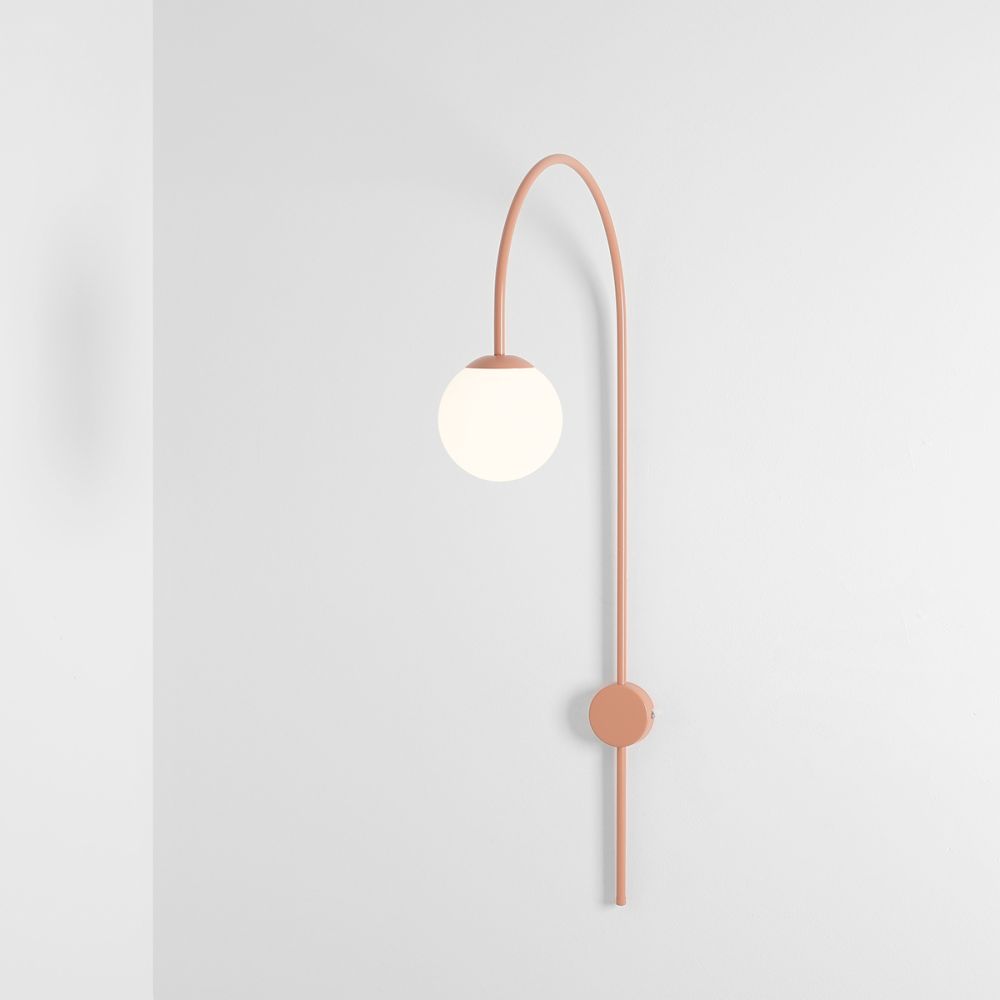 Nowoczesna lampa ścienna Una w kolorze koralowym