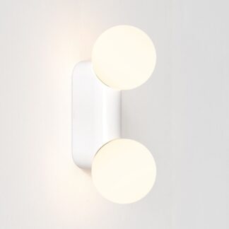 Biały kinkiet Lyra z podwójnym źródłem światła, IP44