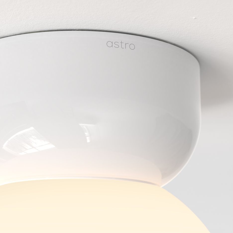 Ceramiczna biała lampa sufitowa Lyra 180 o klasie szczelności IP44