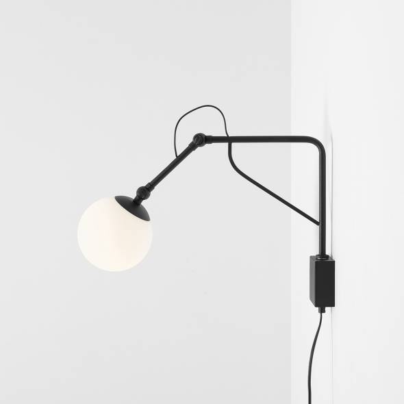 Czarny kinkiet Soho Glass z mlecznym kloszem