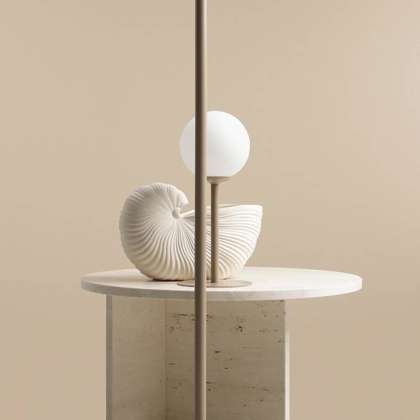 Limitowana kolekcja lampy podłogowej Pinne z mlecznym kloszem w beżowym odcieniu