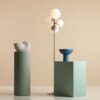 Beżowa lampa podłogowa Bloom z szklanymi kloszami