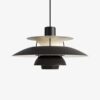 Czarna lampa wisząca PH 5 od Louis Poulsen