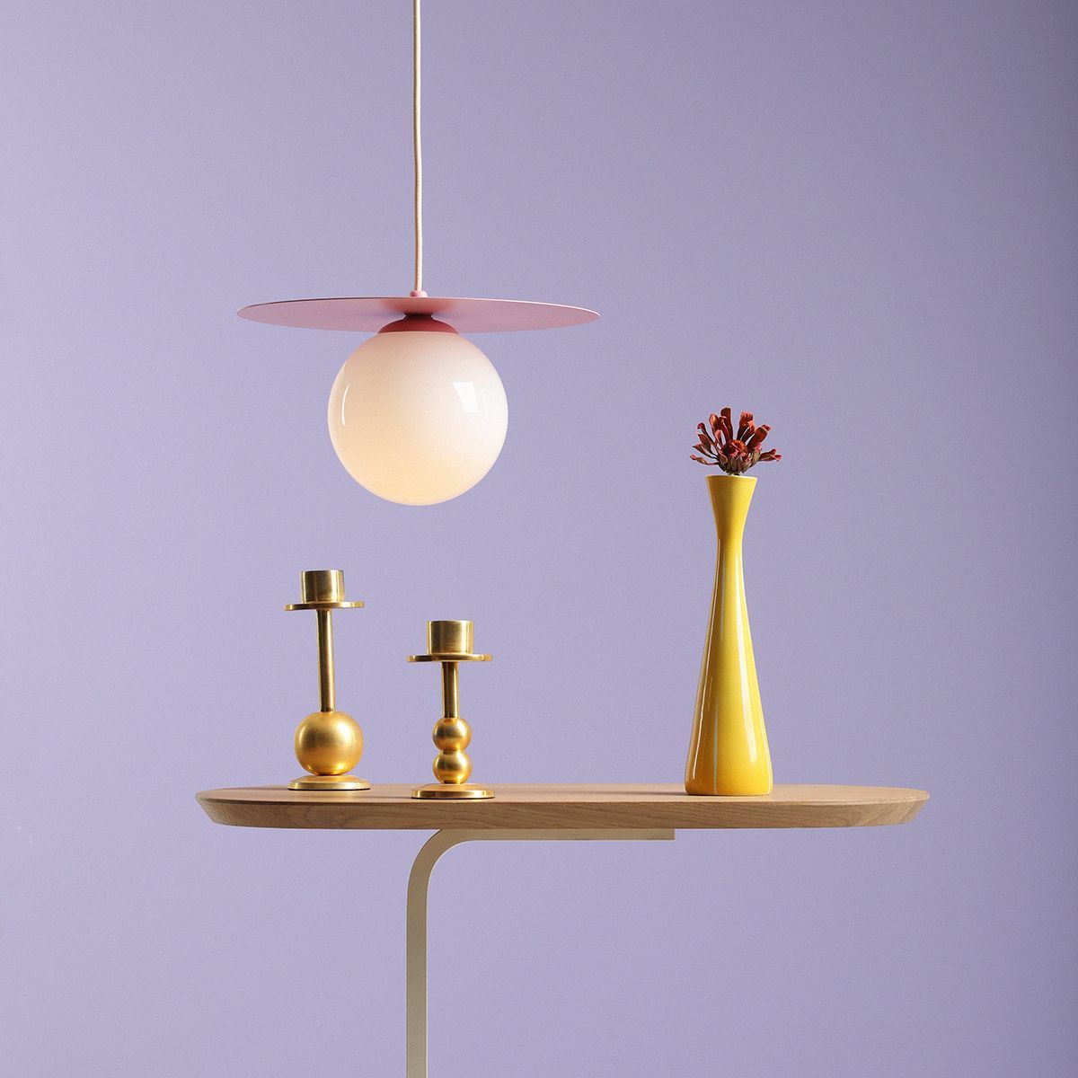 Wisząca lampa Loop w kolorze pudrowego różu