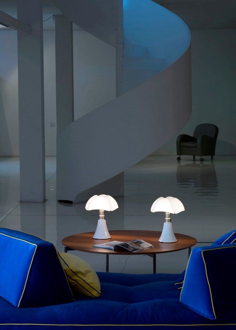 Biała przenośna lampa stołowa Minipipistrello