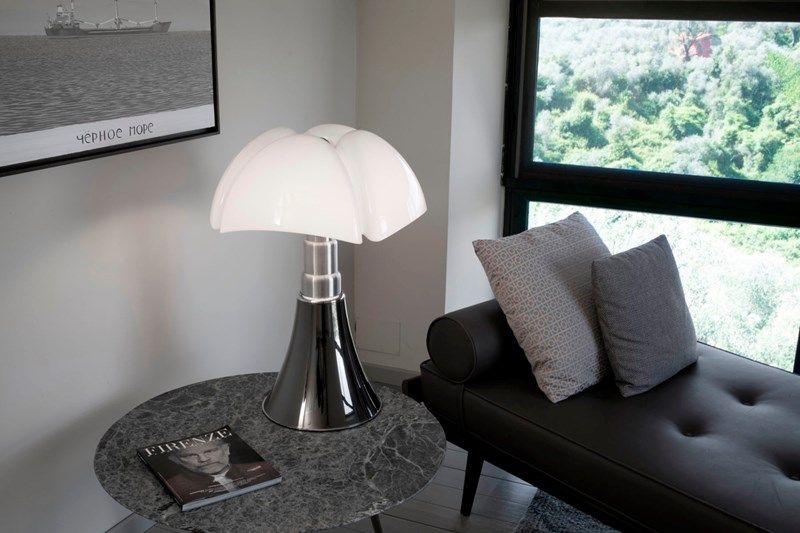 Nowoczesna zielona lampa stołowa Pipistrello Medio LED