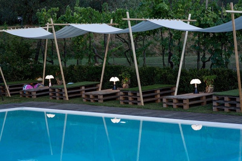 Biała przenośna lampa stołowa Minipipistrello