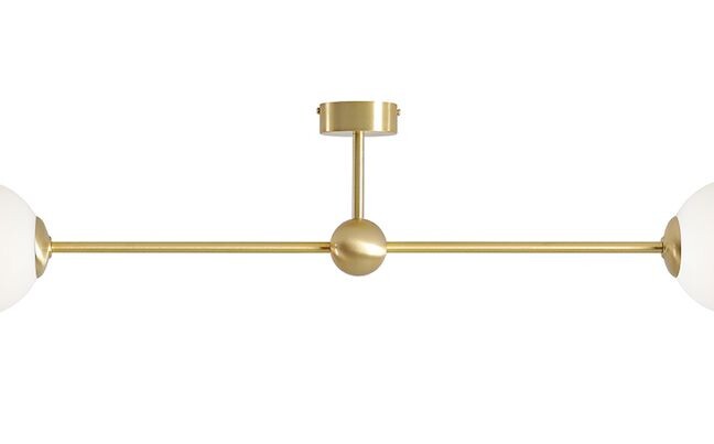 Złota, podłużna lampa sufitowa Pearl Long 2 z mlecznymi kloszami