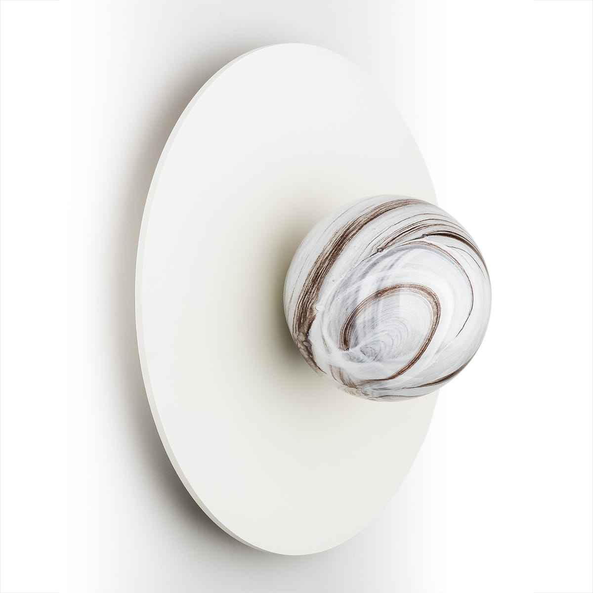 Kinkiet Piava w kremowym kolorze ze szklanym kloszem