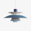 Wisząca lampa PH 5 od Louisa Poulsena w odcieniach niebieskiego