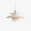 Biała wisząca lampa PH 5 Mini od Louis Poulsen z złotymi akcentami