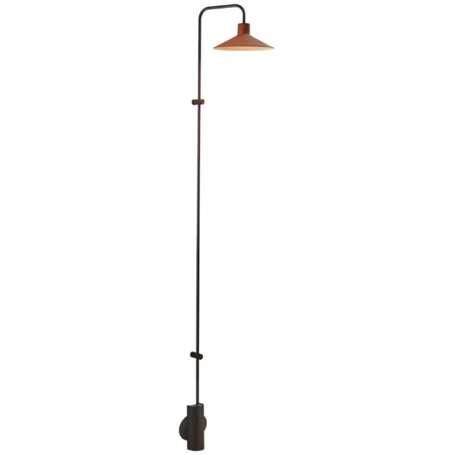 Wysoki kinkiet Platet A/06 w kolorze terracoty z oświetleniem LED