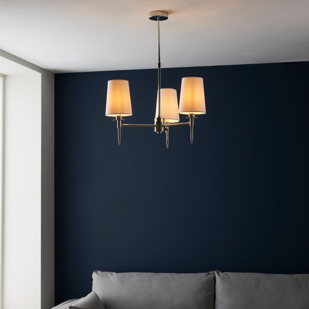 Srebrny żyrandol Grandeur 3 z jasnymi abażurami