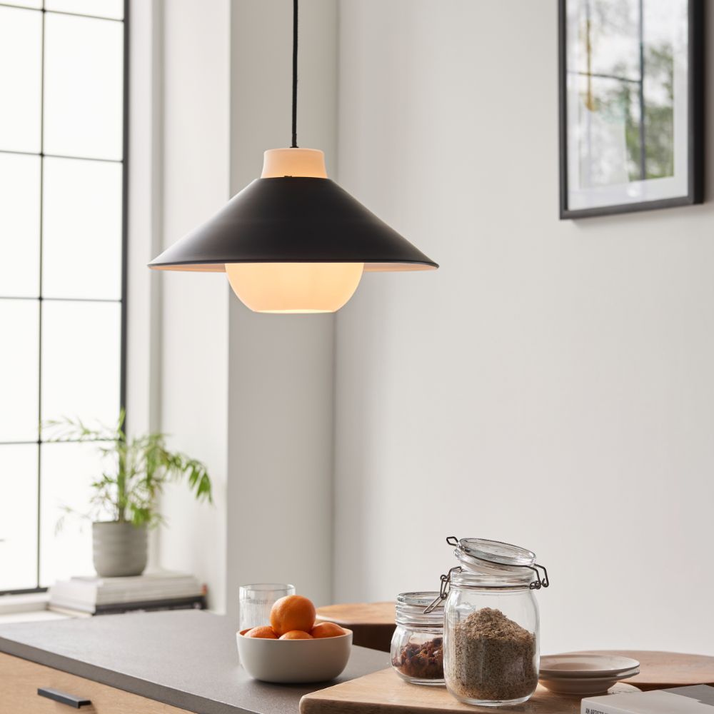 Wisząca lampa Odyssey z kloszem w kształcie stożka