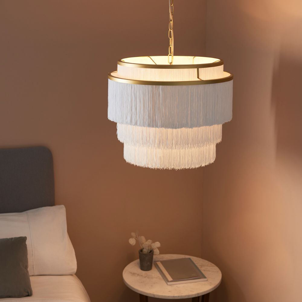 Duża wisząca lampa Alabaster z kloszem ozdobionym frędzlami