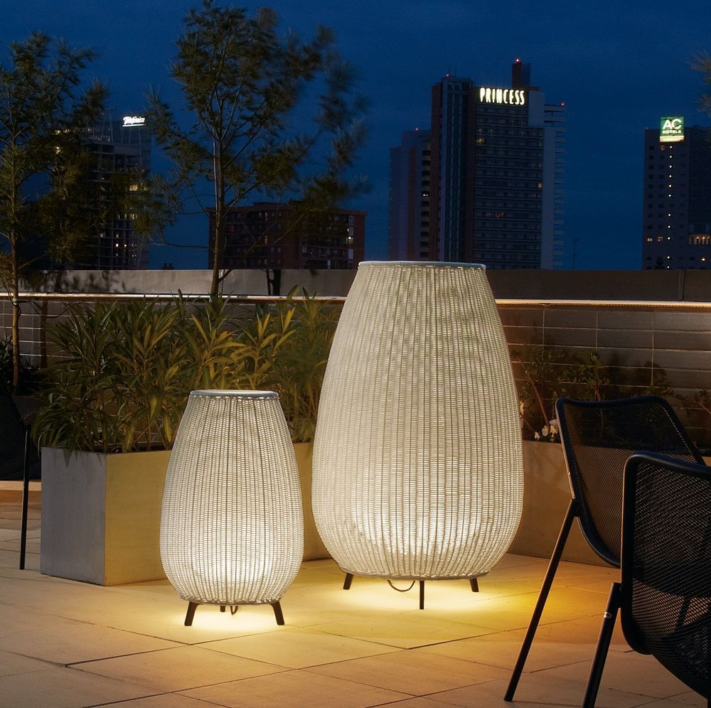 Beżowa lampa stojąca Amphora 01 z możliwością wymiany żarówki