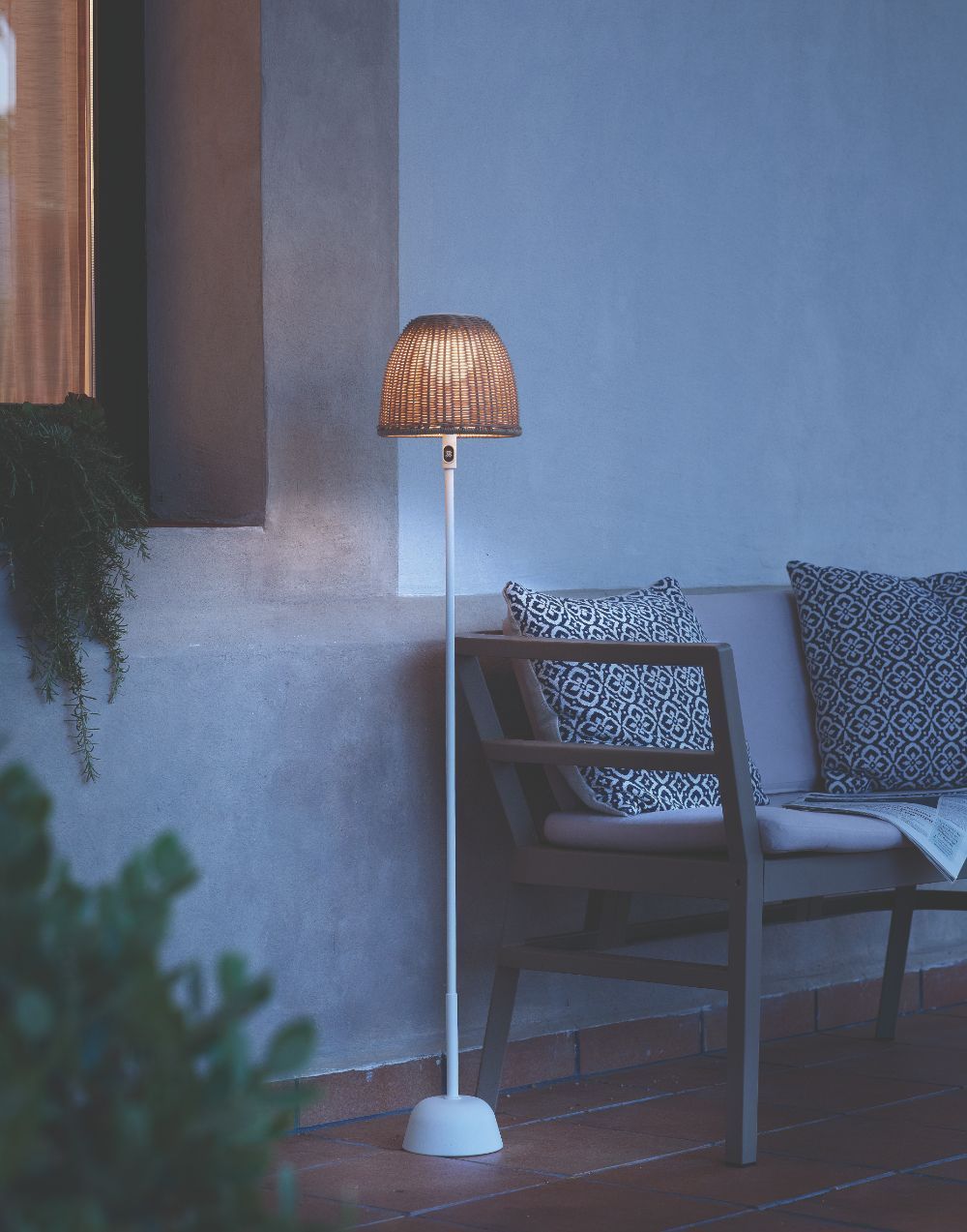 Beżowa lampa stojąca Atticus P/114 Outdoor