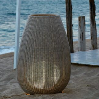 Beżowa ogrodowa lampa Amphora 03 o klasie szczelności IP66