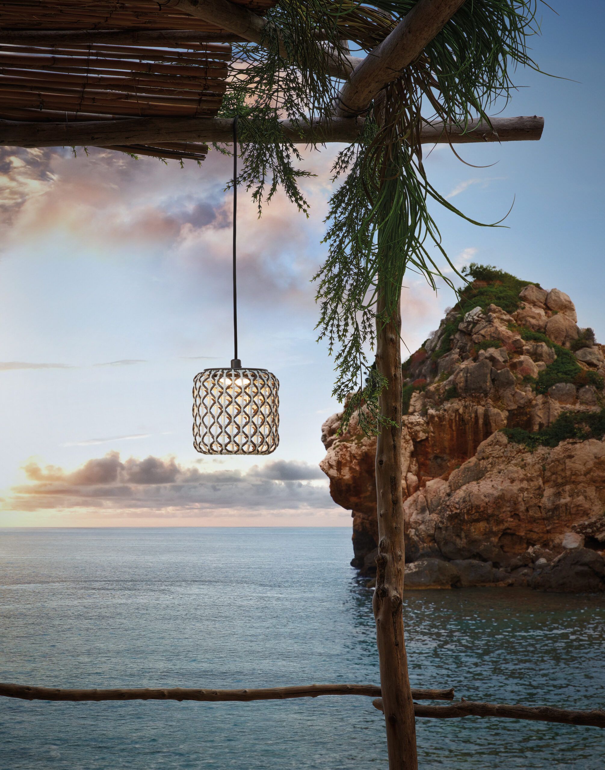 Brązowa, wisząca lampa Nans S/16 w kompaktowym rozmiarze do użytku zewnętrznego