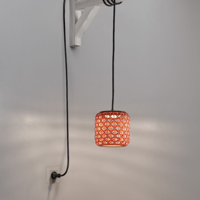 Wisząca lampa Nans S/16/H Outdoor w czerwonym kolorze