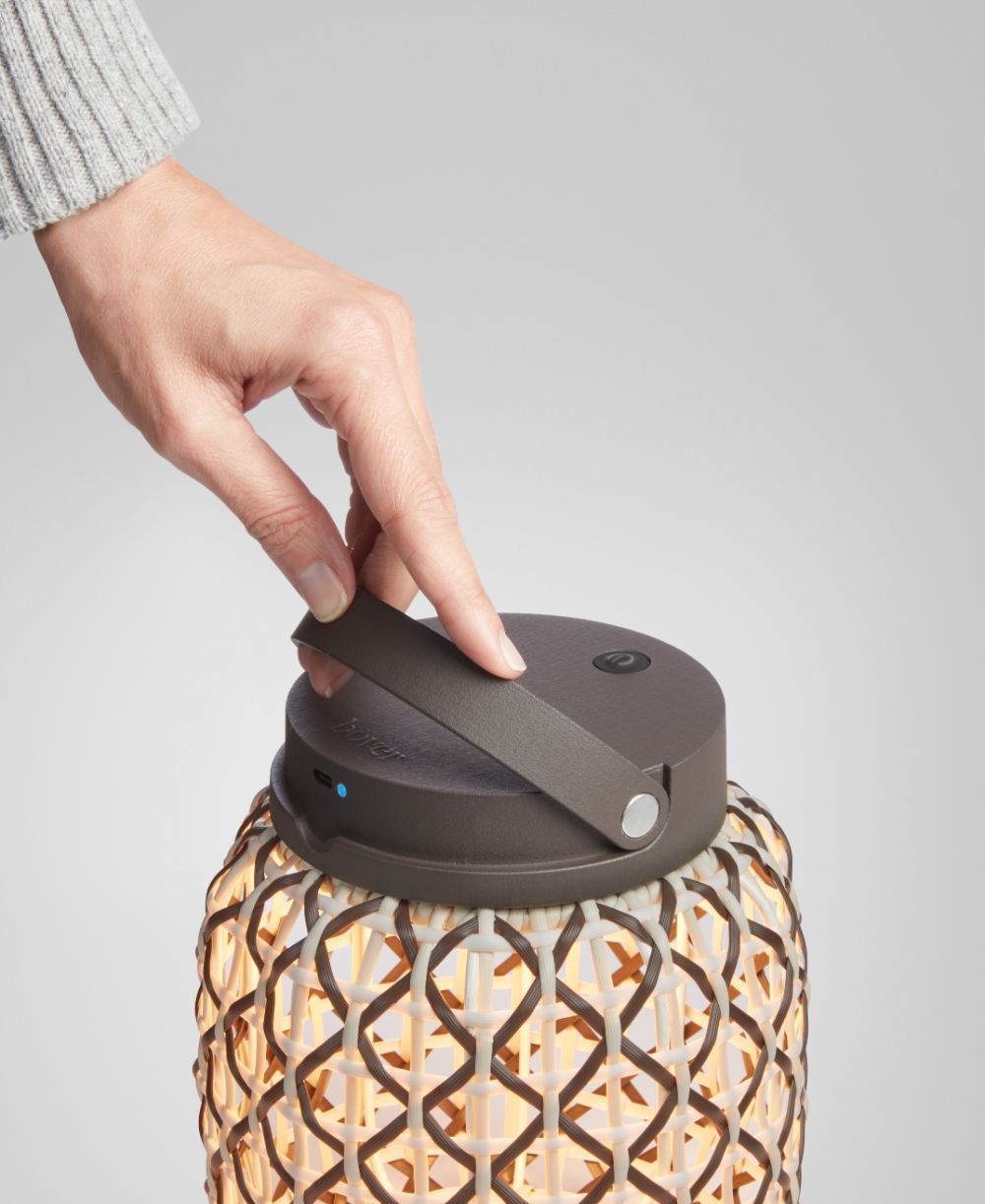 Brązowa przenośna lampa stołowa Nans M/21/R o klasie ochrony IP20