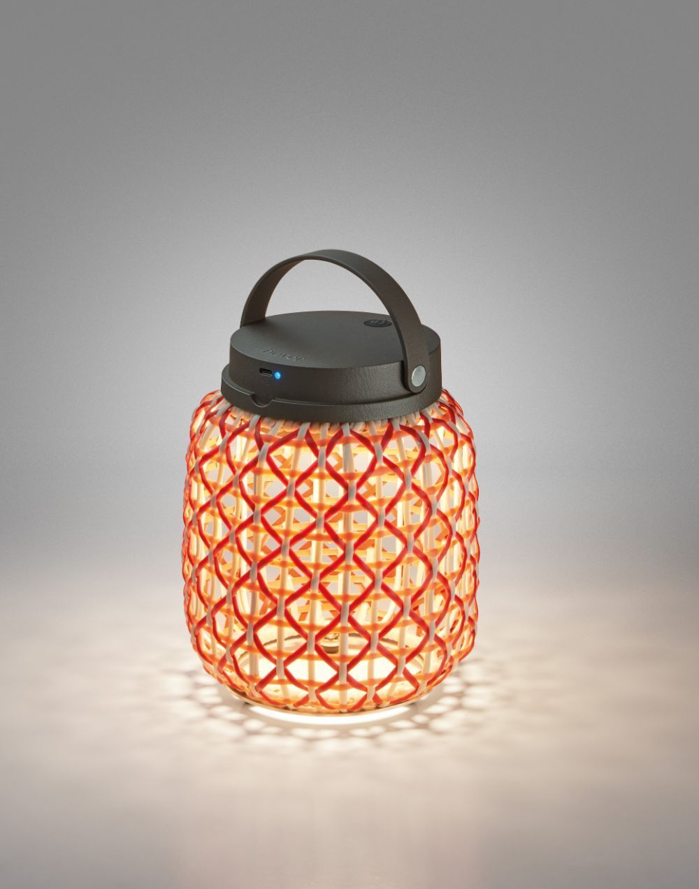 Przenośna lampa stołowa Nans M/21/R o klasie ochrony IP20