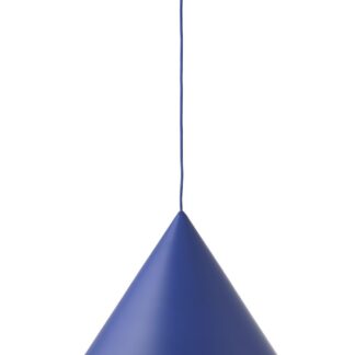 Duży, wiszący model lampy Benjamin XL od Frandsen Lighting w kolorze Atomic Blue